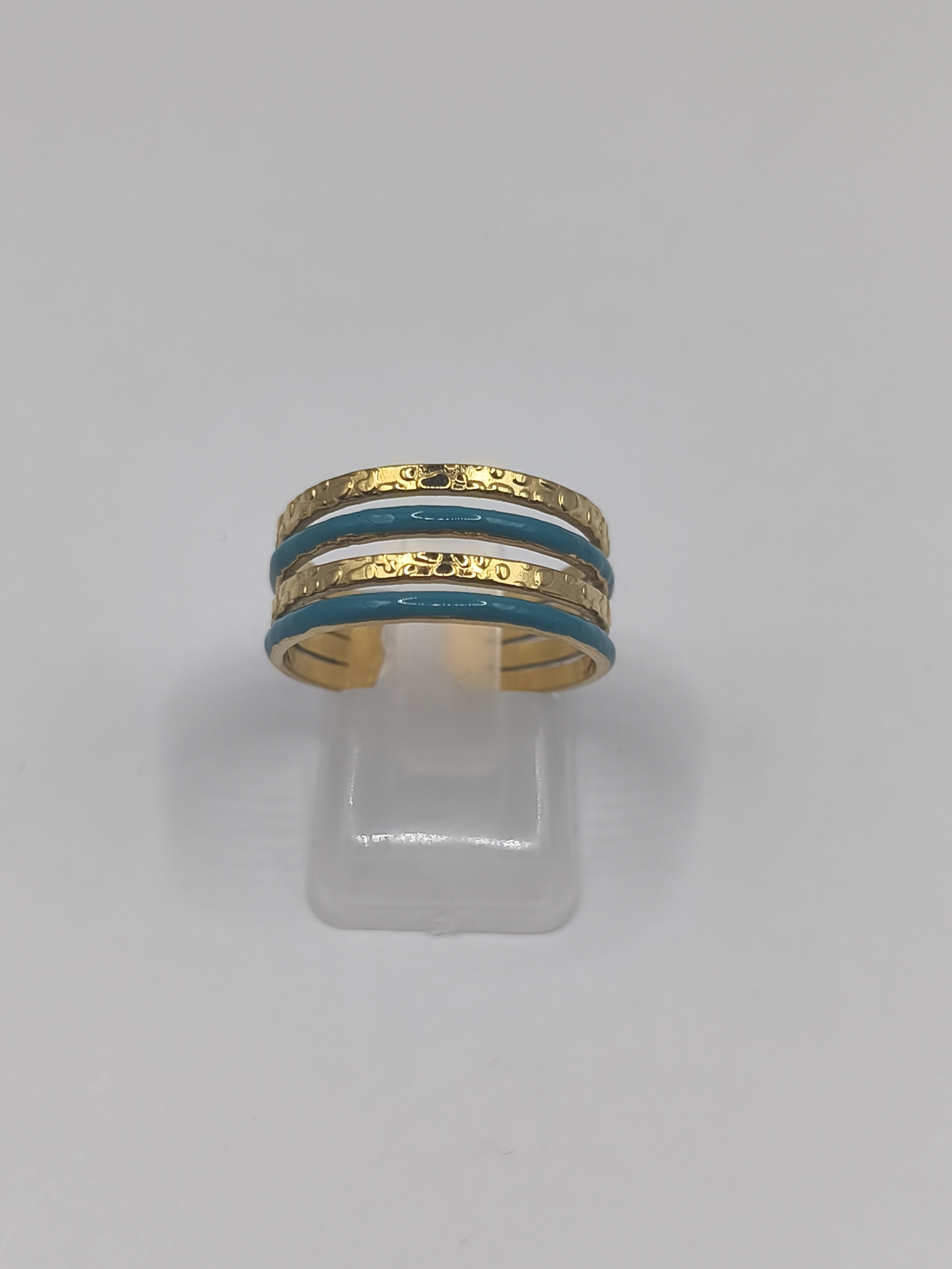 Four row ring