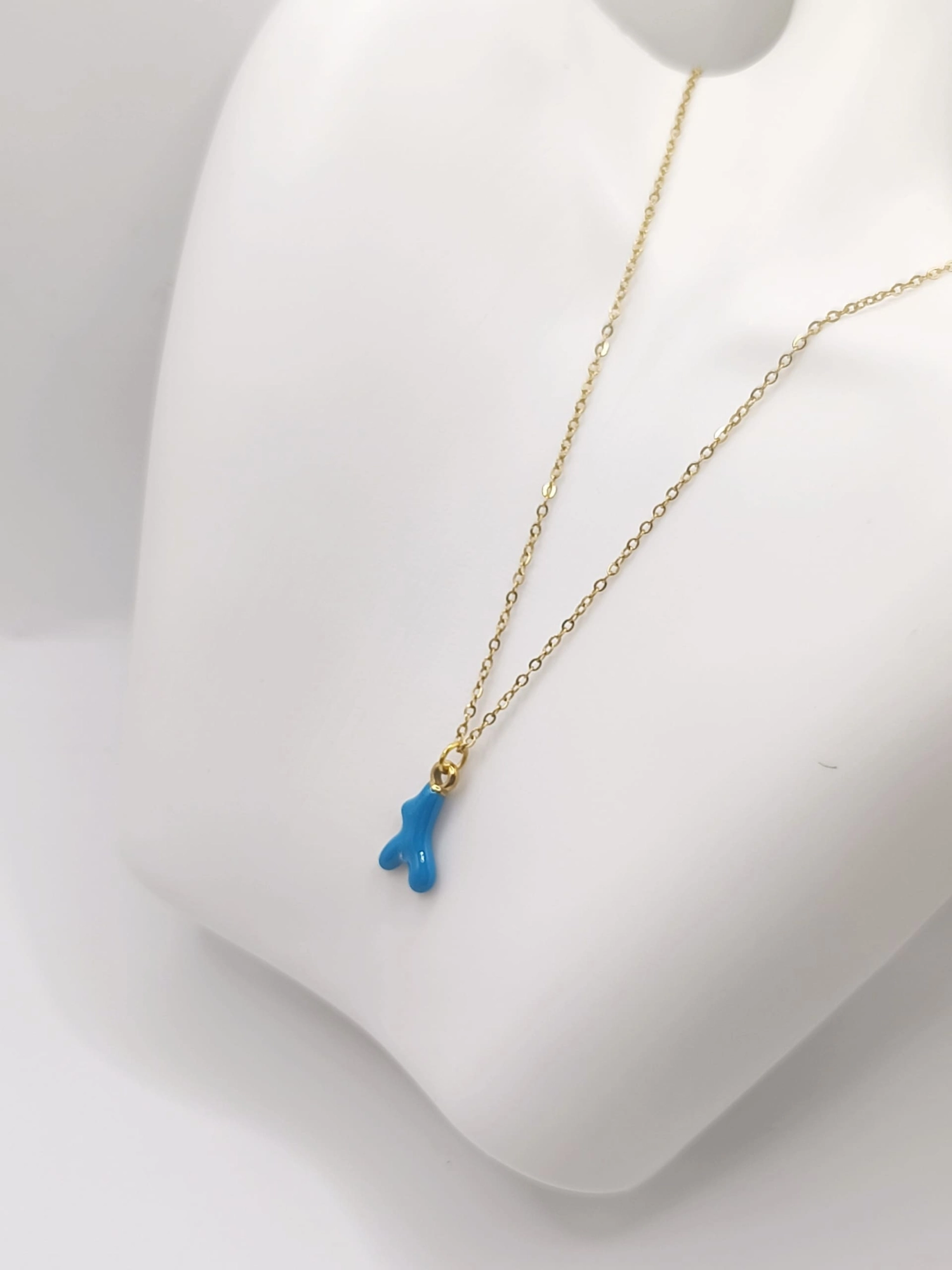 Λεπτό κολιέ με μπλε μενταγιόν Hermosa Jewels
